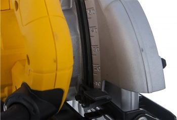 Циркулярная пила (дисковая) DeWalt DWE560K