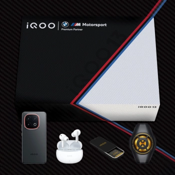 Смартфон iQOO 13 512Gb 16Gb черный моноблок 3G 4G 2Sim 6.82