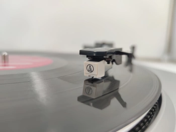 Проигрыватель винила Music Public Kingdom TT21AT