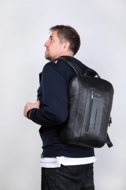 Рюкзак Piquadro Urban CA6384UB00/N черный кожа