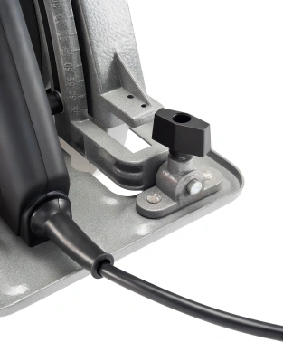 Циркулярная пила (дисковая) Starwind CS200-2330C