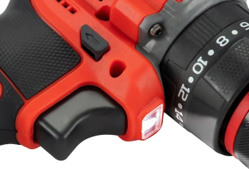 Дрель-шуруповерт Starwind CDBT16-2.0/2hs1