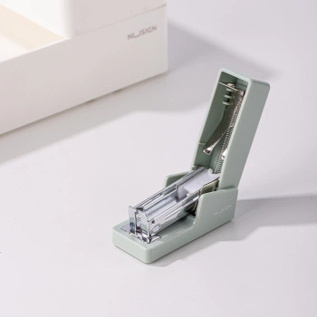 Степлер мини Deli ENS083GREEN ENS083