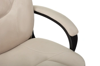 Кресло руководителя Бюрократ  CH-668