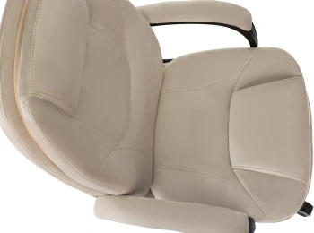 Кресло руководителя Бюрократ  CH-668