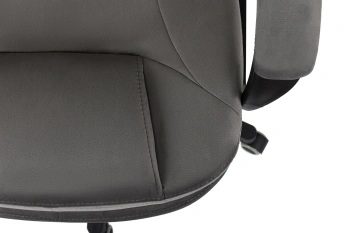 Кресло руководителя Бюрократ  CH-668