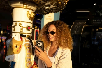 Чехол (клип-кейс) uBear для Apple iPhone 17 Pro Cloud Mag Case