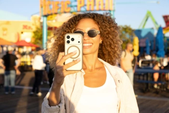 Чехол (клип-кейс) uBear для Apple iPhone 17 Pro Cloud Mag Case