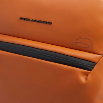 Рюкзак мужской Piquadro C20W CA6465C2OW/CU оранжевый полиуретан