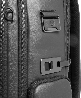 Рюкзак мужской Piquadro Modus CA7107MOSBM/N черный кожа