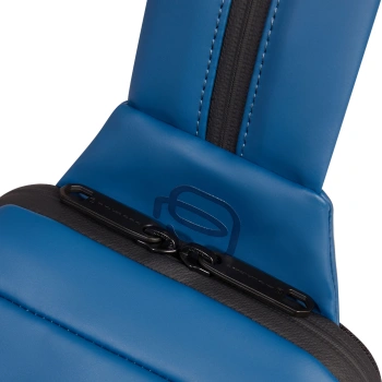 Рюкзак слинг Piquadro C20W CA6466C2OW/AV серо-голубой полиуретан