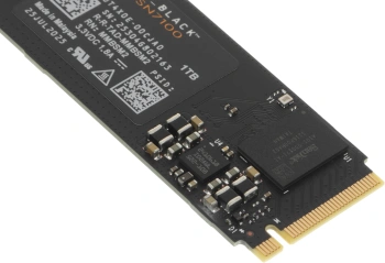 Накопитель SSD WD PCIe 4.0 x4 1TB WDS100T4X0E SN7100