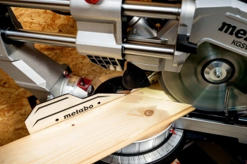Торцовочная пила Metabo KGSV 216 MC