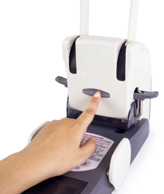 Дырокол Kw-Trio Lever-Tech HD