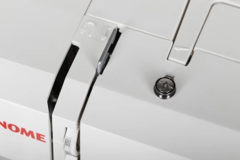 Швейная машина Janome Juno 513