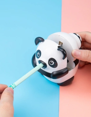 Точилка для карандашей механическая Deli  Панда