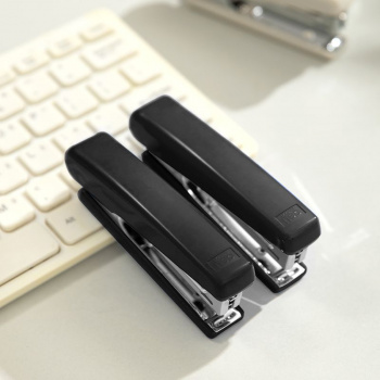 Степлер Deli E0221 Essential N10 (15листов) ассорти 50скоб коробка