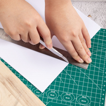 Нож канцелярский Deli E2034 Essential Metal