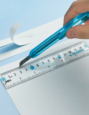 Нож канцелярский Deli E2054