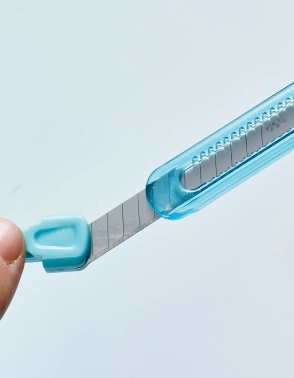 Нож канцелярский Deli E2054