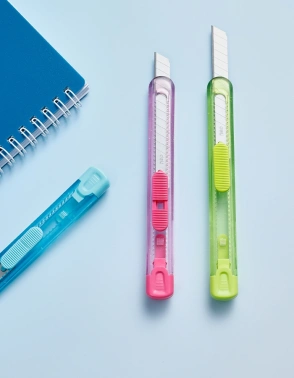 Нож канцелярский Deli E2054