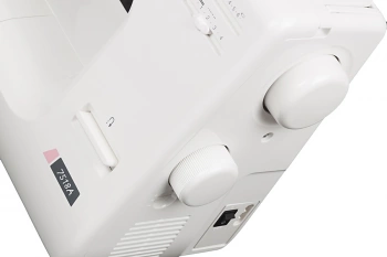 Швейная машина Janome 7518A