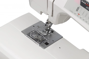 Швейная машина Janome 7518A