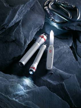 Нож перочинный Victorinox Farmer Alox