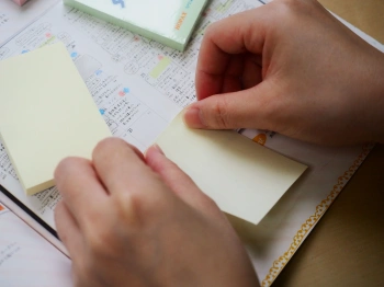 Блок самоклеящийся бумажный Stick`n 21006 51x76мм 100лист. 70г/м2 пастель желтый