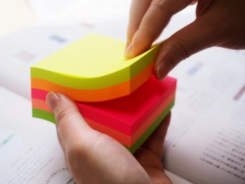 Блок самоклеящийся бумажный Stick`n 21012 76x76мм 400лист. 70г/м2 неон 5цв.в упак.