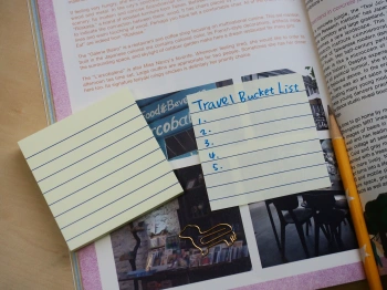 Блок самоклеящийся бумажный Stick`n 21054 76x76мм 100лист. 70г/м2 пастель желтый в линейку