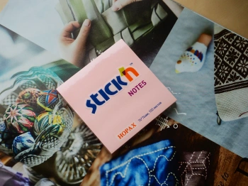 Блок самоклеящийся бумажный Stick`n 21148 76x76мм 100лист. 70г/м2 пастель розовый