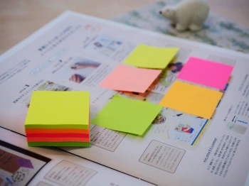 Блок самоклеящийся бумажный Stick`n 21203 51x51мм 250лист. 70г/м2 неон 5цв.в упак.