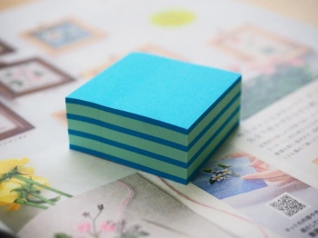 Блок самоклеящийся бумажный Stick`n 21337 51x51мм 250лист. 70г/м2 неон+пастель голубой 2цв.в упак.