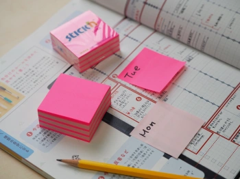 Блок самоклеящийся бумажный Stick`n 21338 51x51мм 250лист. 70г/м2 неон+пастель розовый 2цв.в упак.