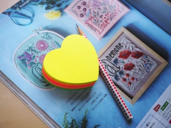 Блок самоклеящийся бумажный Stick`n 21356 64x67мм 250лист. 70г/м2 неон 5цв.в упак. вырубной 