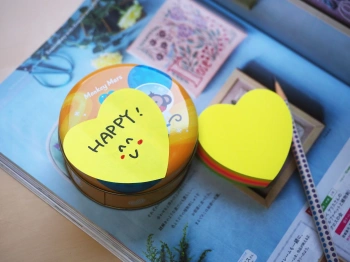 Блок самоклеящийся бумажный Stick`n 21356 64x67мм 250лист. 70г/м2 неон 5цв.в упак. вырубной 