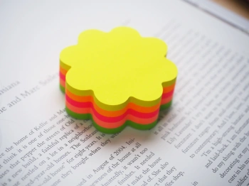 Блок самоклеящийся бумажный Stick`n 21357 67x67мм 250лист. 70г/м2 5цв.в упак. вырубной 