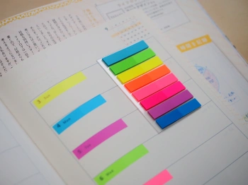 Закладки самокл. индексы пластиковые Stick`n 21401 8x45мм 8цв.в упак. 20лист европодвес