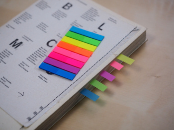 Закладки самокл. индексы пластиковые Stick`n 21401 8x45мм 8цв.в упак. 20лист европодвес