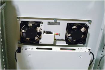 Шкаф коммутационный ЦМО (ШТК-М-22.6.8-1ААА) напольный 22U 600x800мм пер.дв.стекл задн.дв.стал.лист 2 бок.пан. направл.под закл.гайки 600кг серый 655мм 62.7кг 180град. 1140мм