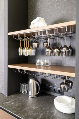 Чайник электрический Starwind SKS4210