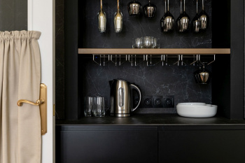 Чайник электрический Starwind SKS4210