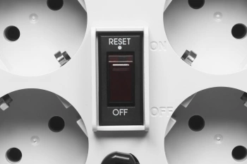 Стабилизатор напряжения Powercom TCA-1200